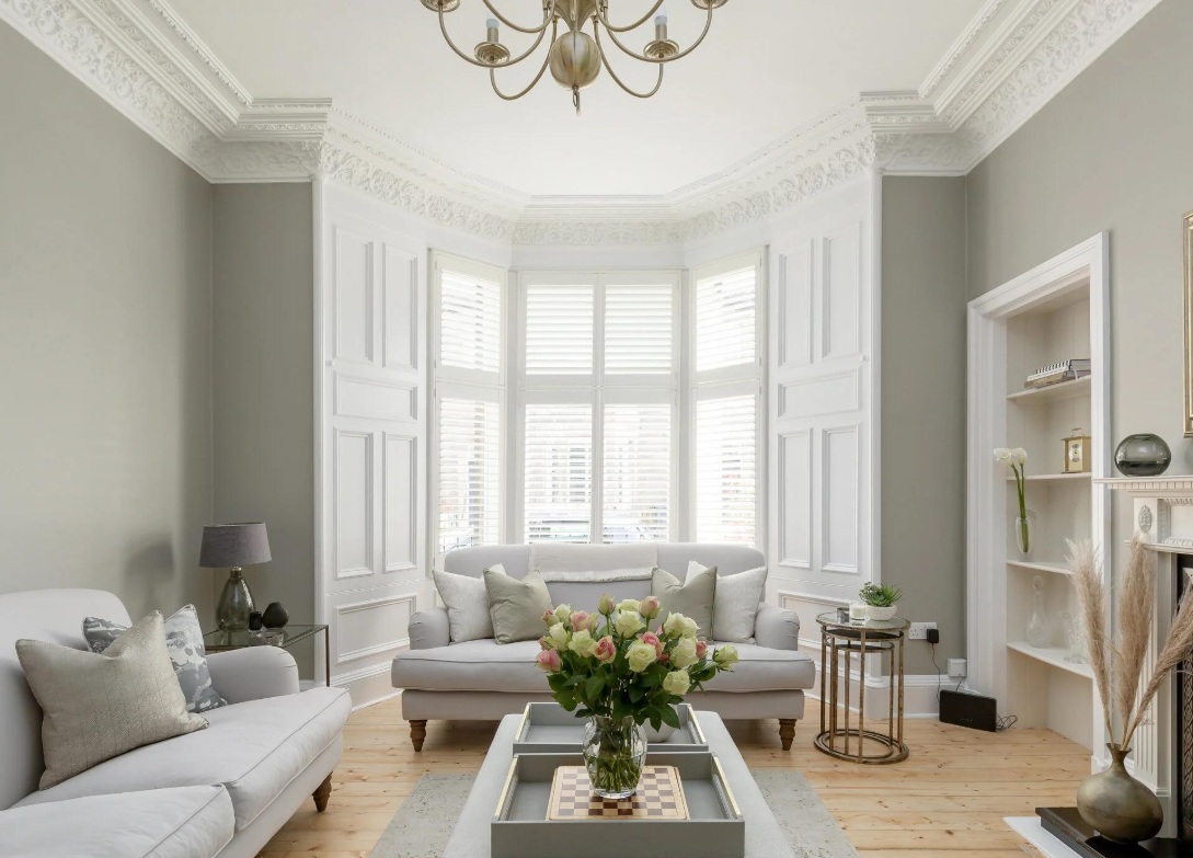 Pointed Heritage Moulding